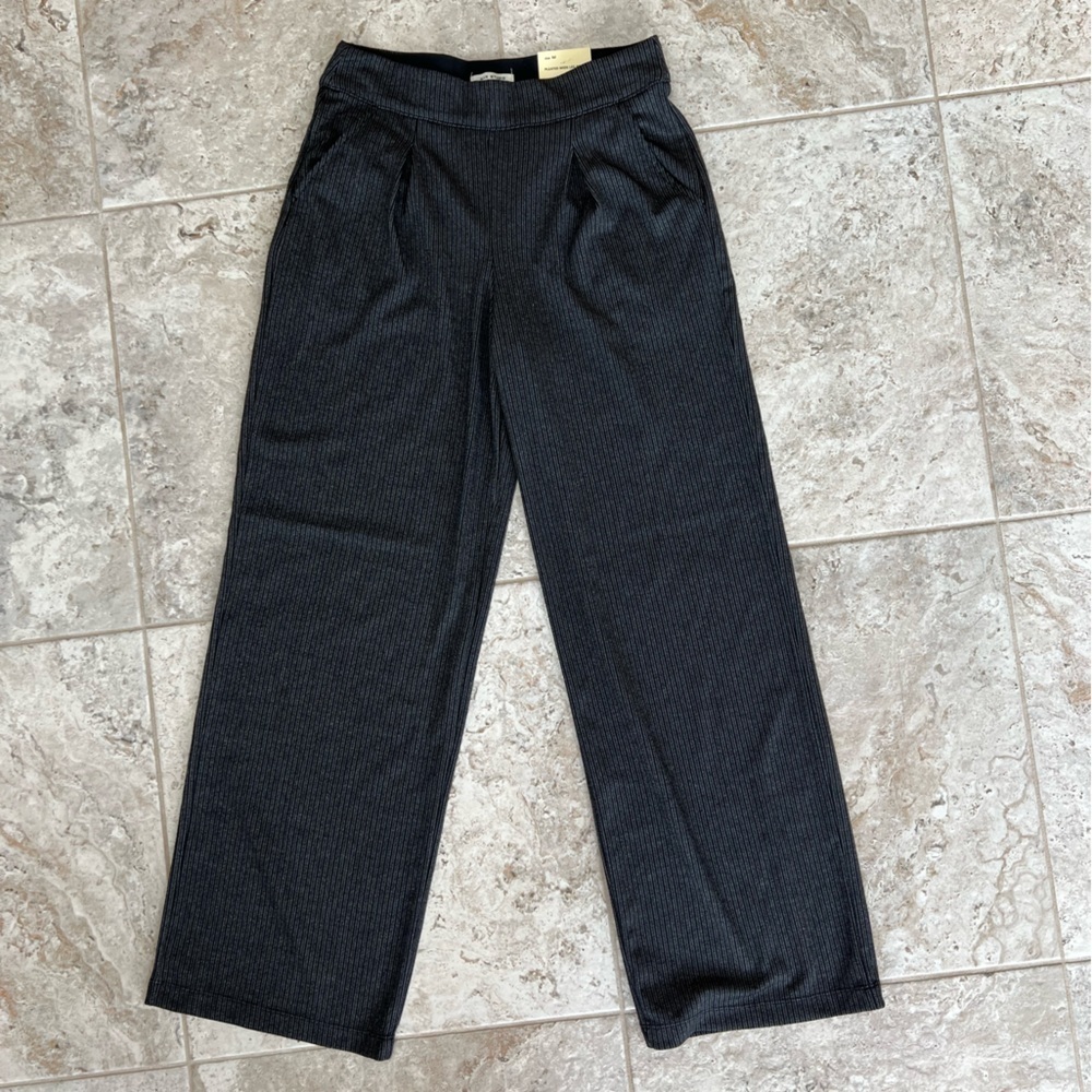 Max Studio NWT Pleated Wide Leg Striped Mid Rise Pants in Black, size M